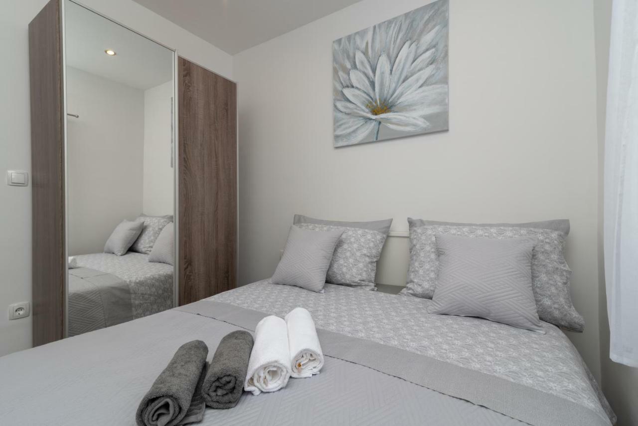 Apartmani Dalmacija Seget Vranjica Extérieur photo