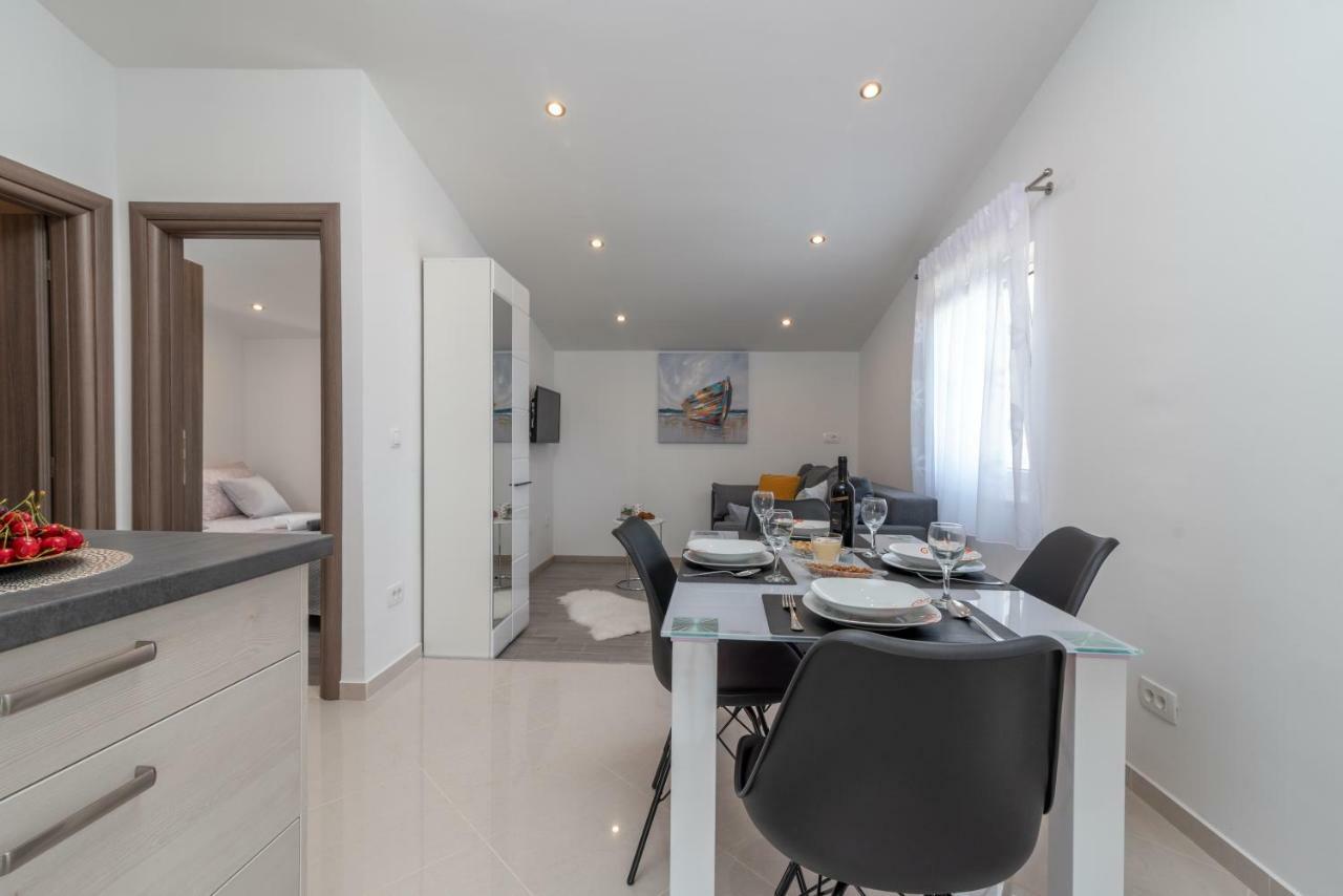 Apartmani Dalmacija Seget Vranjica Extérieur photo