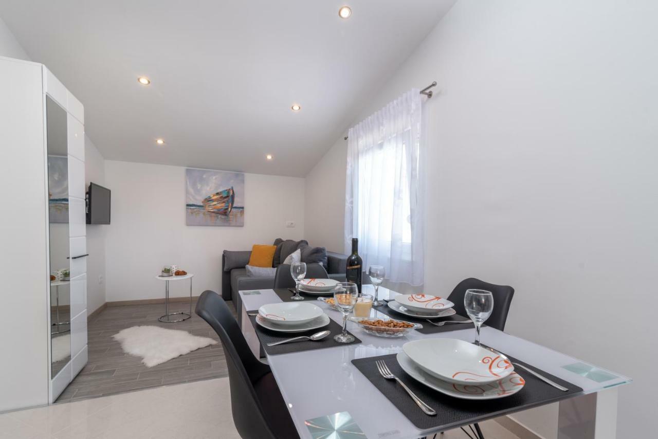 Apartmani Dalmacija Seget Vranjica Extérieur photo